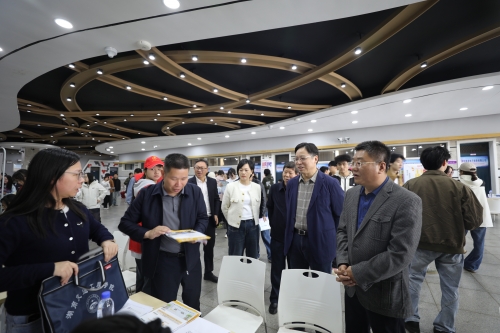 职赢未来 艺路同行 ——我校举办2024年音乐、舞蹈和服装专业专场招聘会