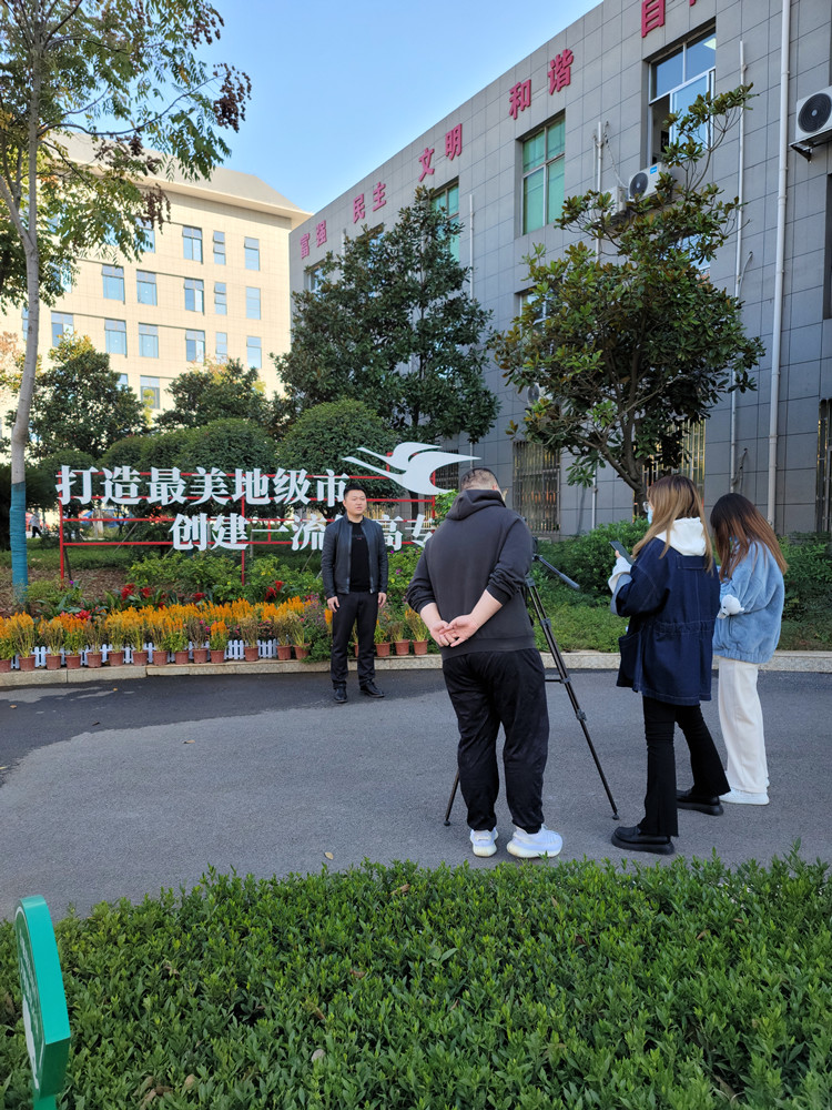 衡阳幼儿师范高等专科学校接受湖南广电公共频道消费扶贫大赛采访