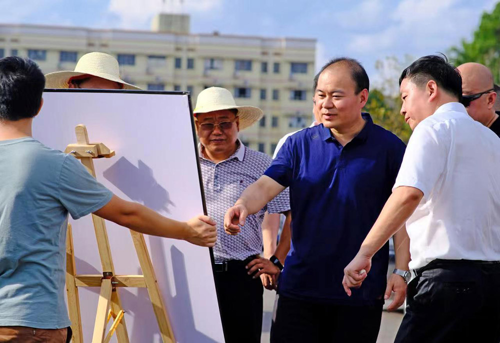 朱健调研我校周边道路建设 朱健调研我校周边道路建设