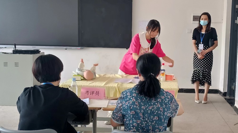我校育婴员、保育师职业技能等级认定考试顺利举行